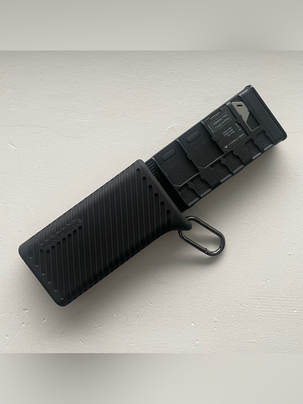 PGYTECH CFexpress card reader and case - Black